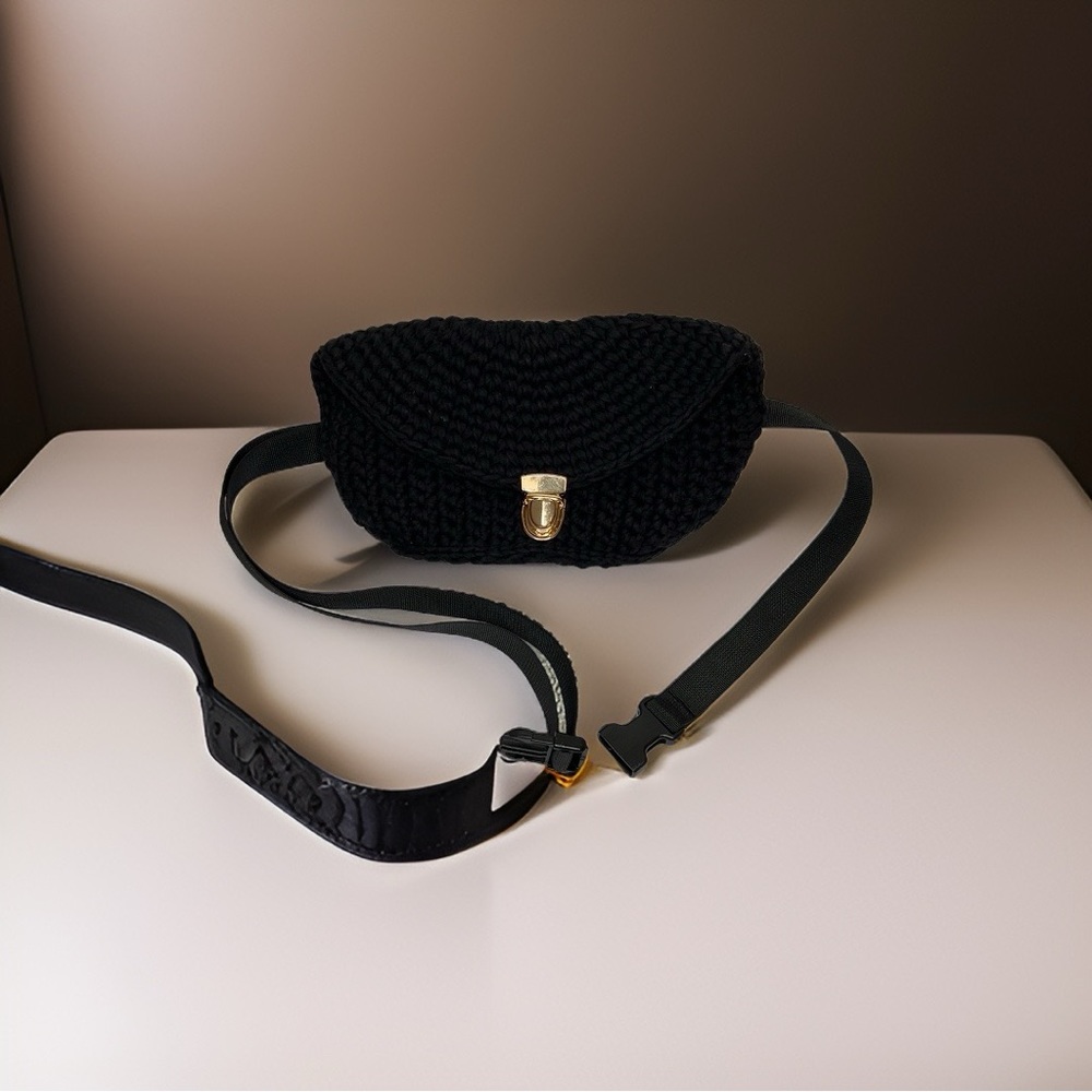 Fanny Packs - Picture 2 of 6